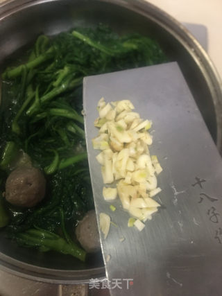 牛肉丸茼蒿的做法步骤：6