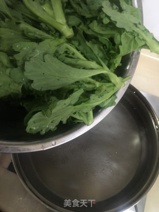 牛肉丸茼蒿的做法步骤：3