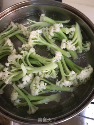 菜花炒腊肠的做法步骤：3