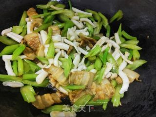 肉片白玉菇炒香芹的做法步骤：11