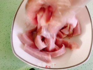 糖醋里脊的做法步骤：3