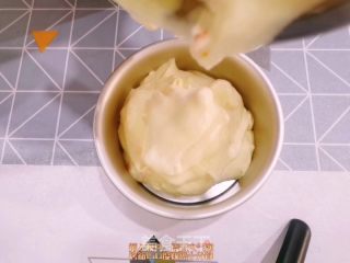 橙汁戚风的做法步骤：11