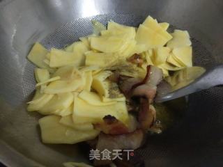 腊肉炒土豆片的做法步骤：6