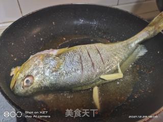 红烧小黄鱼的做法步骤：2