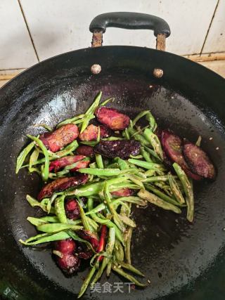 青椒炒腊肠的做法步骤：5