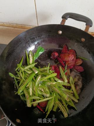 青椒炒腊肠的做法步骤：4