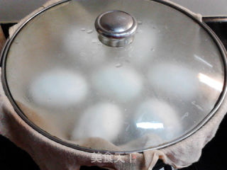 腊肉蘑菇叶儿粑的做法步骤：17