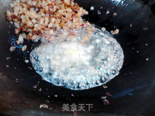 腊肉蘑菇叶儿粑的做法步骤：6