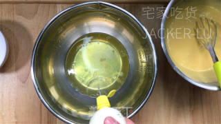 蜂蜜古早蛋糕，水浴法制作，棉花般Q弹，入口即化，颜值也很高！的做法步骤：9