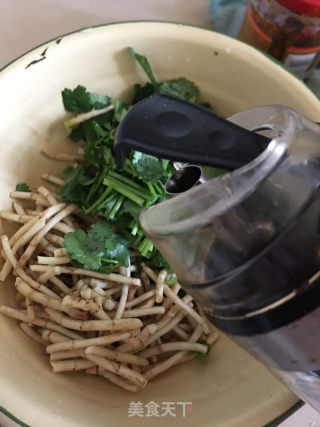 凉拌折耳根的做法步骤：7