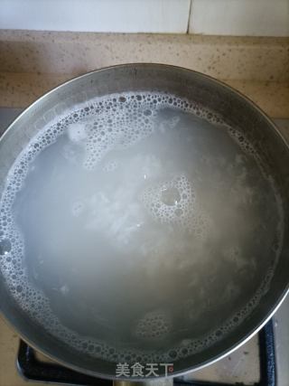 鹅肉粥的做法步骤：2
