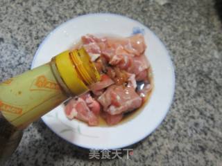 芹菜花菜炒鸡腿肉丁的做法步骤：4