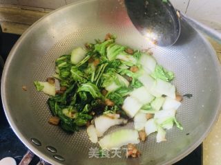 油滋啦炒白菜的做法步骤：8