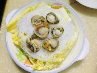 蒜蓉白菜粉丝蒸扇贝的做法步骤：7