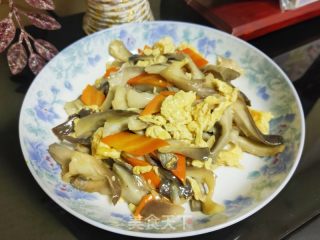 蘑菇炒鸡蛋的做法步骤：13