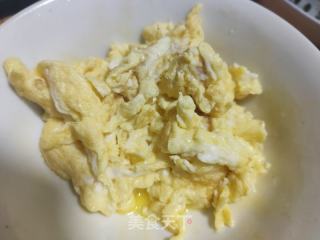 蘑菇炒鸡蛋的做法步骤：4