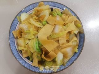 白菜烧豆皮的做法步骤：7