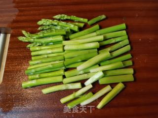 芦笋炒虾仁的做法步骤：5