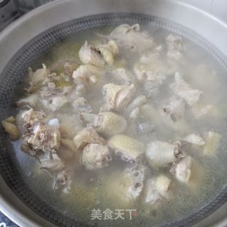 公鸡冻的做法步骤：2