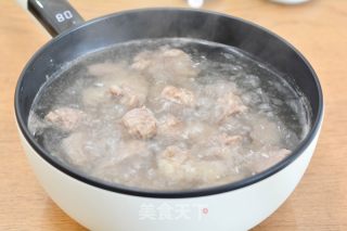 牛仔骨炖豆腐结的做法步骤：4