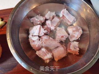 蒜香排骨的做法步骤：1
