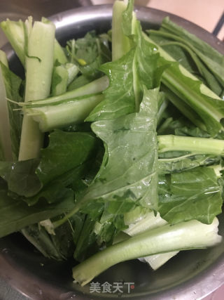 鸡汤浸迟菜心的做法步骤：2
