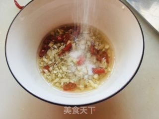 蒜蓉粉丝蒸扇贝的做法步骤：4