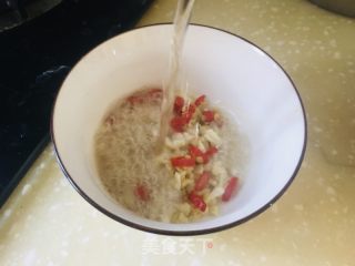蒜蓉粉丝蒸扇贝的做法步骤：3