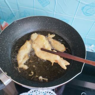 脆皮炸虾的做法步骤：9