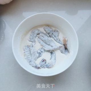 脆皮炸虾的做法步骤：7
