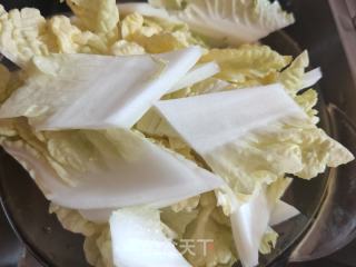 白菜烩排骨的做法步骤：1