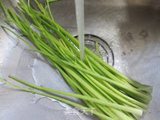 烤肠炒芹菜的做法步骤：3