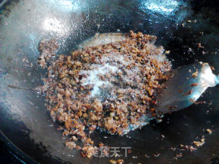 饺子皮版腊肉蘑菇烧麦的做法步骤：9