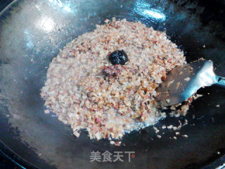 饺子皮版腊肉蘑菇烧麦的做法步骤：8