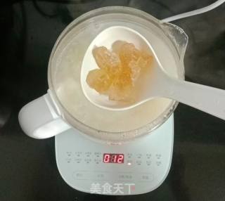 银耳酒酿雪梨甜汤的做法步骤：10