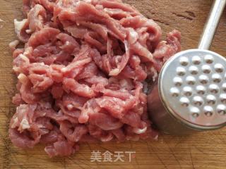 京葱炒肉丝的做法步骤：3