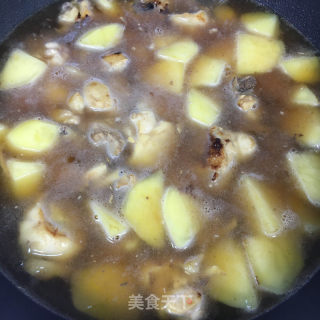 青椒土豆烧鸡腿的做法步骤：7