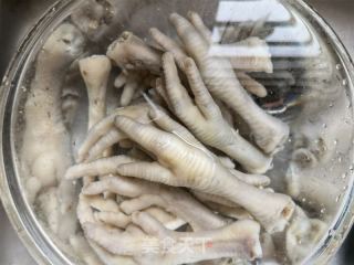 柠檬泡椒脱骨鸡爪的做法步骤：8