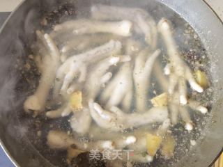 柠檬泡椒脱骨鸡爪的做法步骤：7
