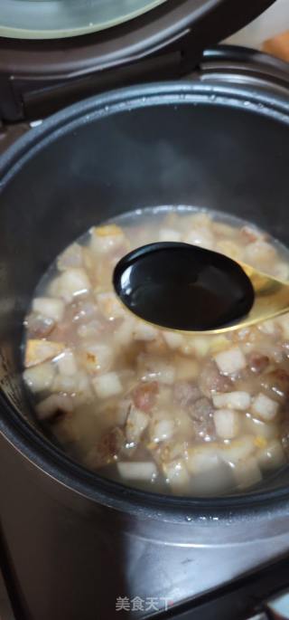 腊肠芋头焖饭的做法步骤：10