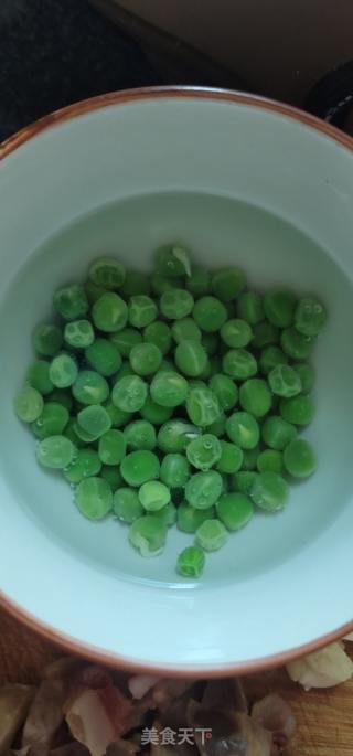 腊肠芋头焖饭的做法步骤：3