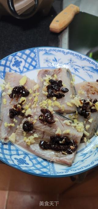 黄豆酱蒸鲭鱼的做法步骤：3