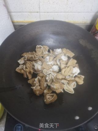 爆炒肥肠的做法步骤：9