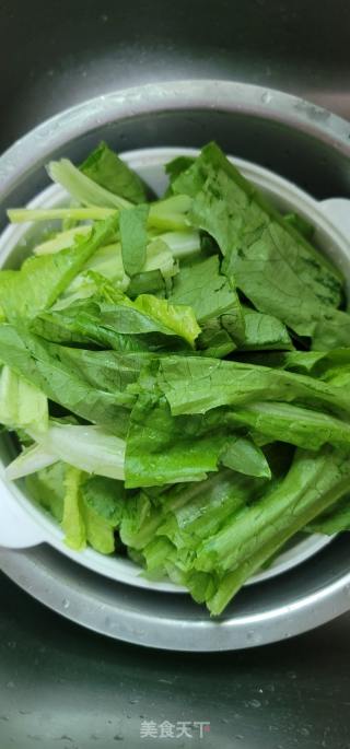 蒜香油麦菜的做法步骤：2