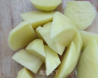 腊兔腿蒸土豆的做法步骤：3