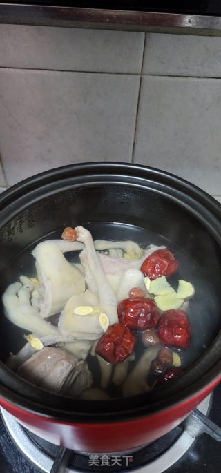 桂圆红枣鸽子汤的做法步骤：3
