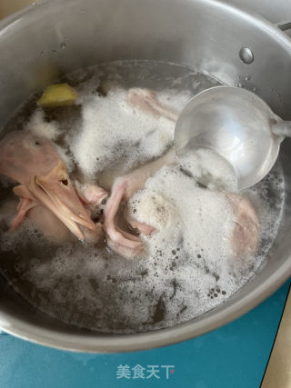 无花果水鸭汤的做法步骤：2
