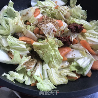 白菜粉条炖腊肉的做法步骤：9