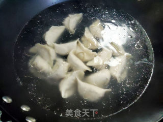 酸汤香菇娃娃菜猪肉水饺的做法步骤：10