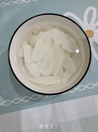 山药鸡蛋汤圆糖水的做法步骤：1